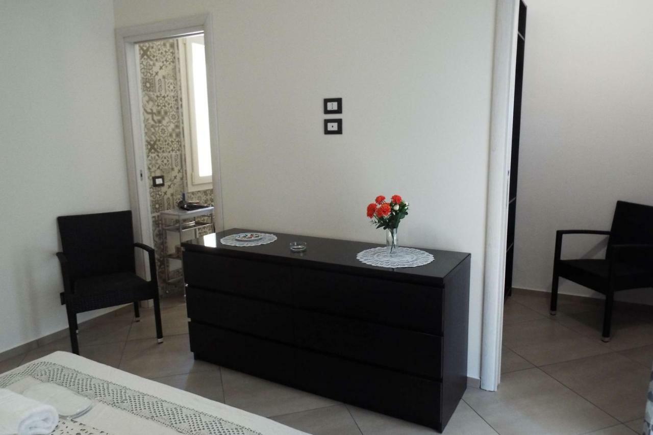 Cefalu Studio Room And Apartments Eksteriør billede